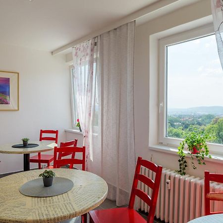 Cooliving Hostel Прага Екстериор снимка