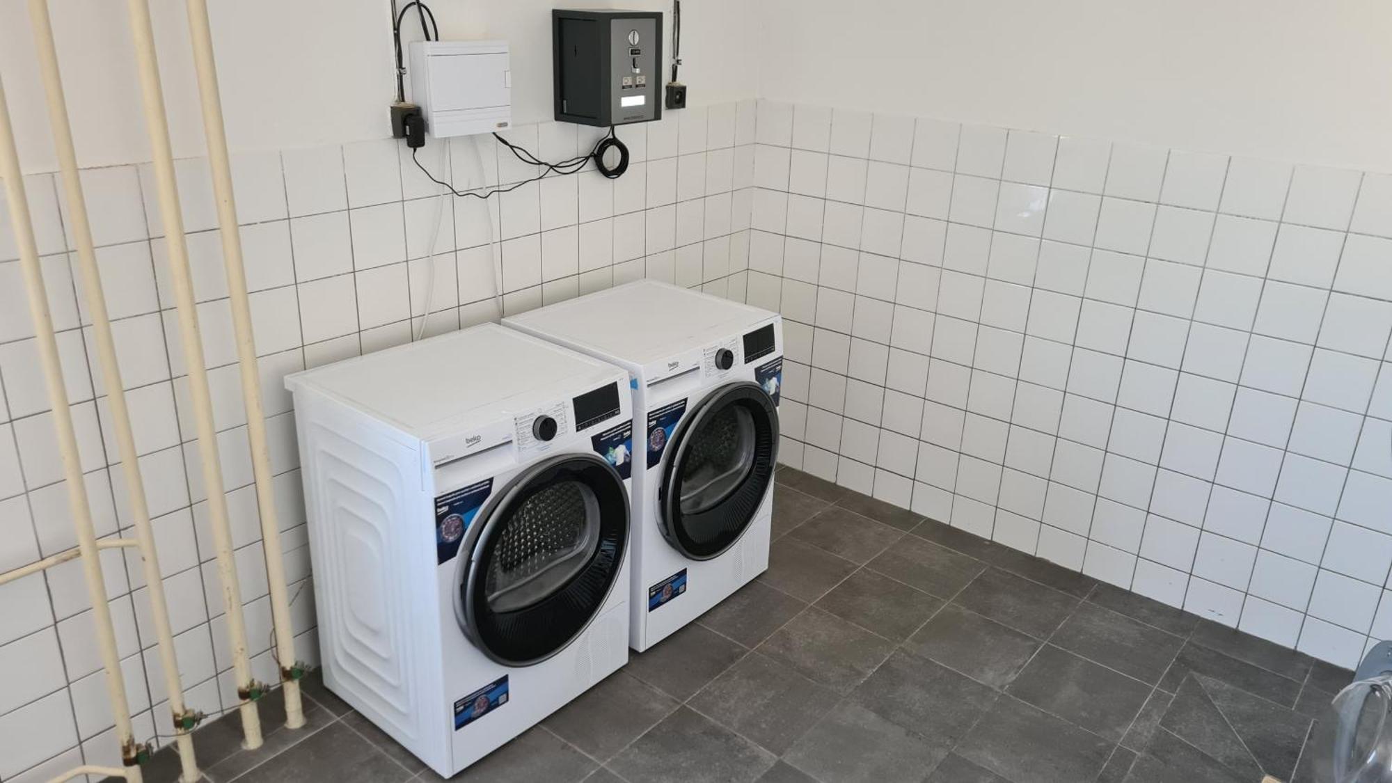 Cooliving Hostel Прага Екстериор снимка